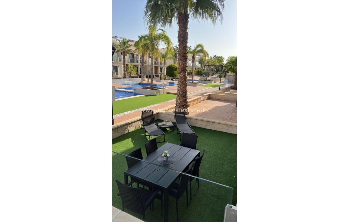 Alquiler a corto plazo - Apartamento / piso - La Zenia