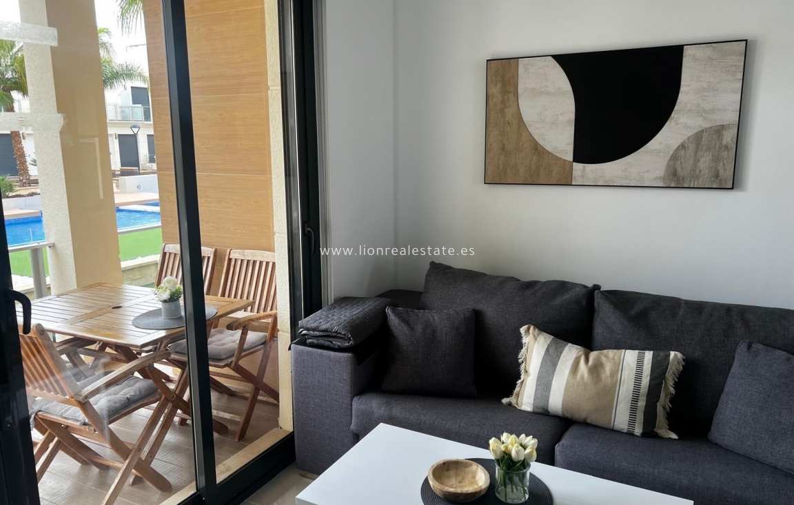 Alquiler a corto plazo - Apartamento / piso - La Zenia
