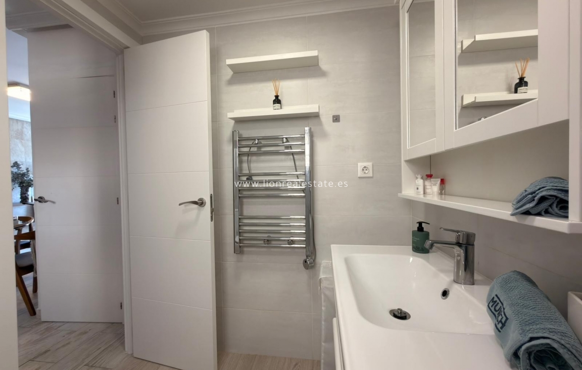 Alquiler a corto plazo - Apartamento / piso - Punta Prima