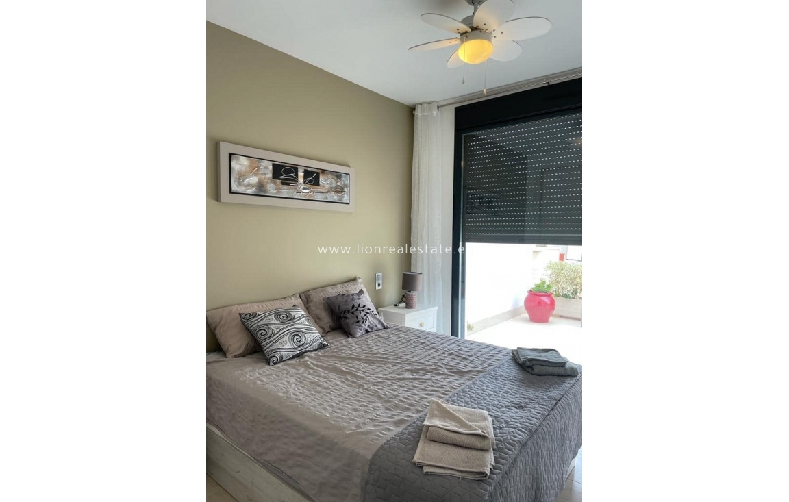 Alquiler a corto plazo - Apartamento / piso - Punta Prima