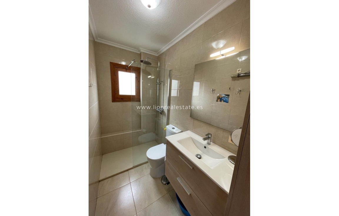 Alquiler a corto plazo - Apartamento / piso - Torrevieja - Punta Prima