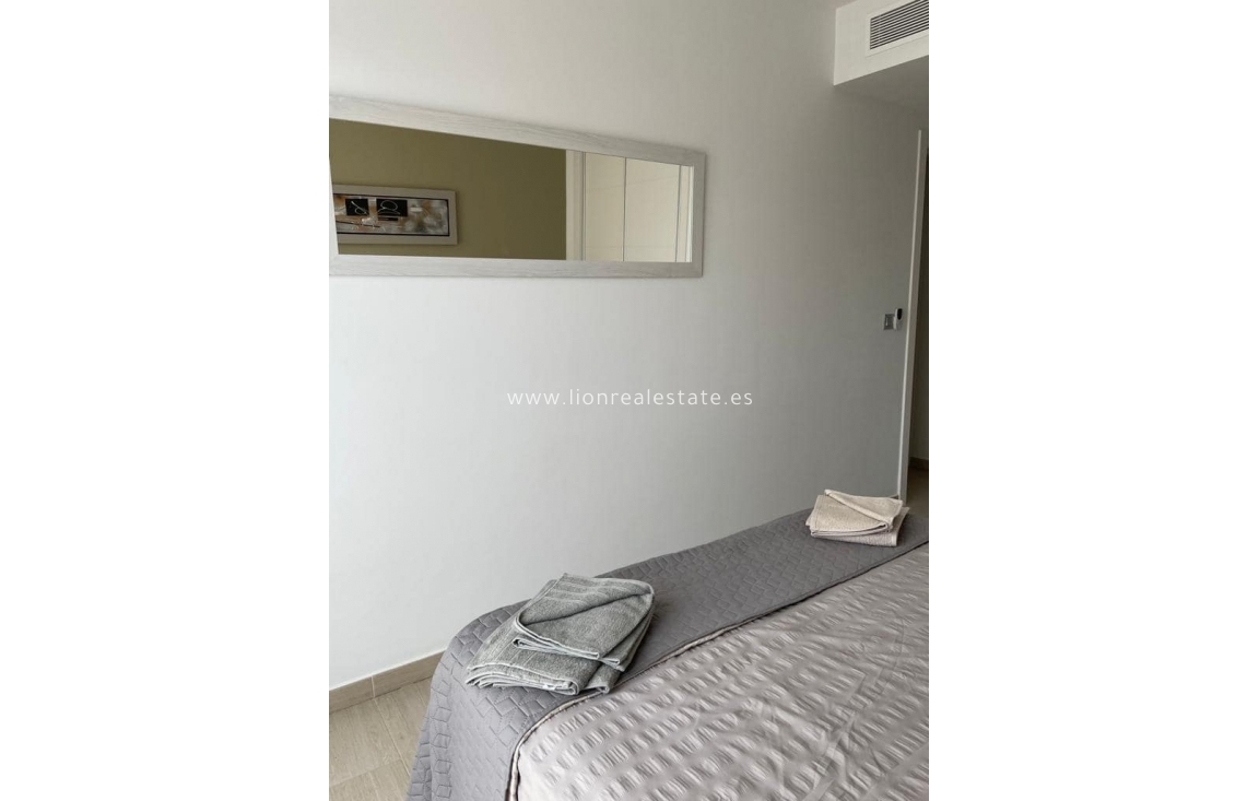 Alquiler a corto plazo - Apartamento / piso - Torrevieja - Punta Prima