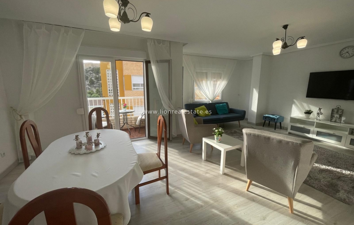 Alquiler a largo plazo - Apartamento / piso - Guardamar del Segura - Pueblo