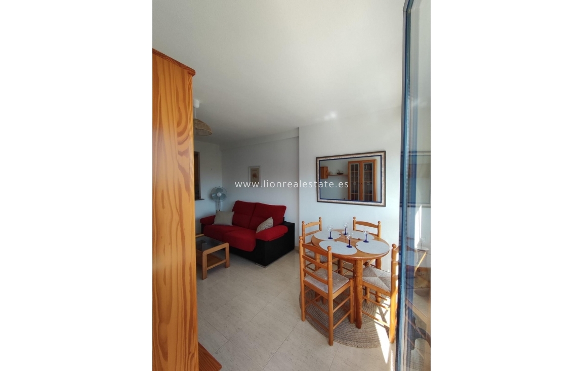 Alquiler a largo plazo - Apartamento / piso - Orihuela Costa - Campoamor