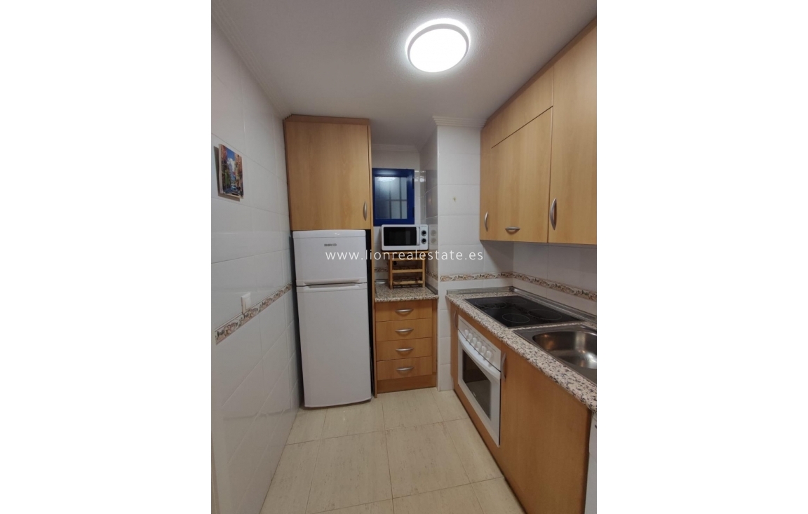 Alquiler a largo plazo - Apartamento / piso - Orihuela Costa - Campoamor