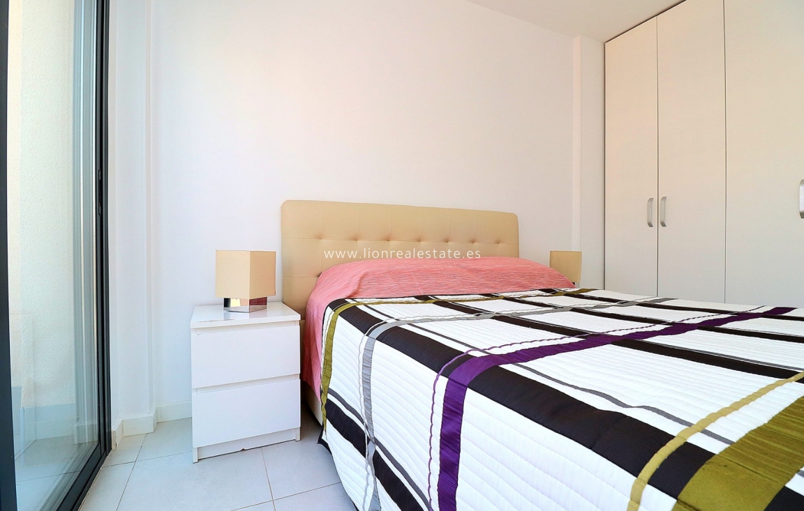 Alquiler a largo plazo - Apartamento / piso - Orihuela Costa - Campoamor