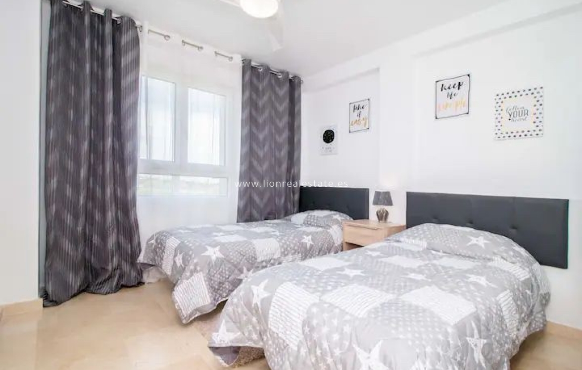 Alquiler a largo plazo - Apartamento / piso - Orihuela Costa - Dehesa de campoamor