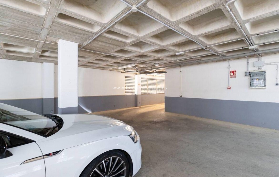 Alquiler a largo plazo - Apartamento / piso - Orihuela Costa - Lomas De Campoamor-las Ramblas