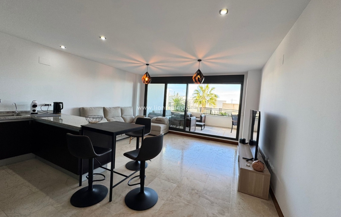 Alquiler a largo plazo - Apartamento / piso - Orihuela Costa - Lomas De Campoamor-las Ramblas