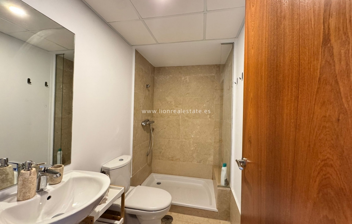 Alquiler a largo plazo - Apartamento / piso - Orihuela Costa - Lomas De Campoamor-las Ramblas