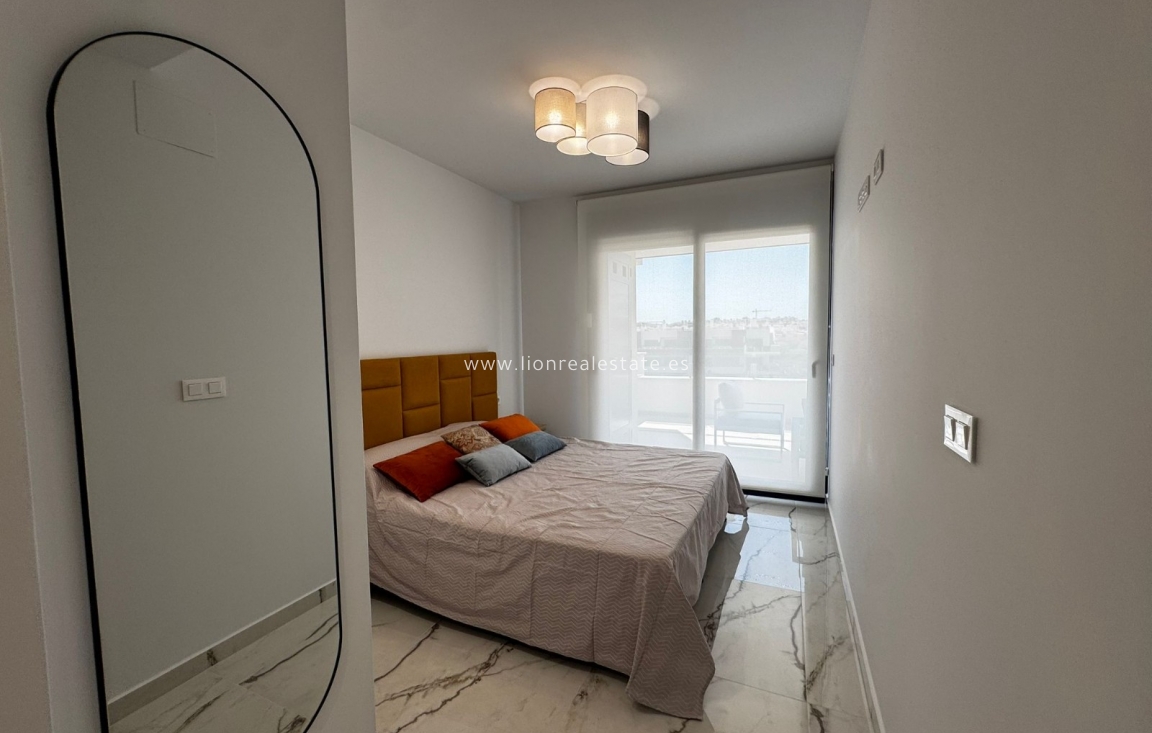 Alquiler a largo plazo - Apartamento / piso - Orihuela Costa - Paraje Los Almendros