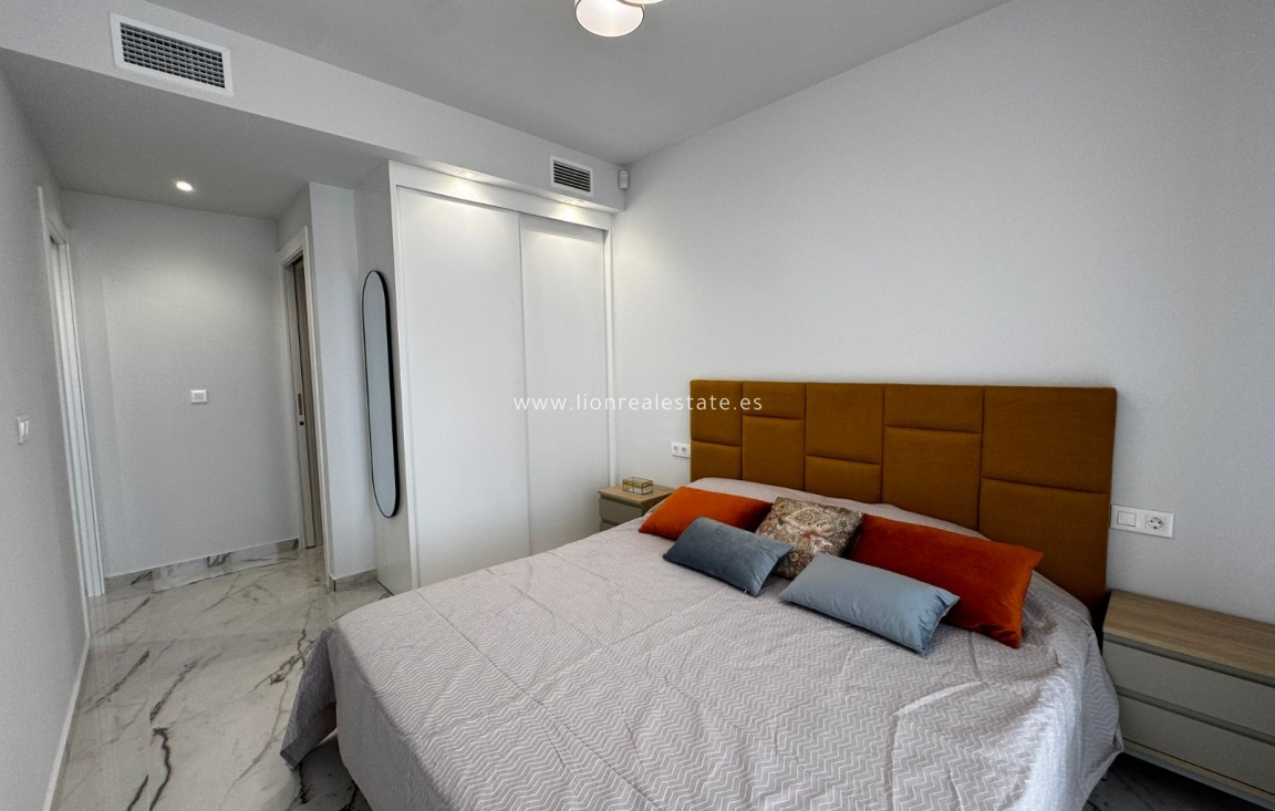 Alquiler a largo plazo - Apartamento / piso - Orihuela Costa - Paraje Los Almendros