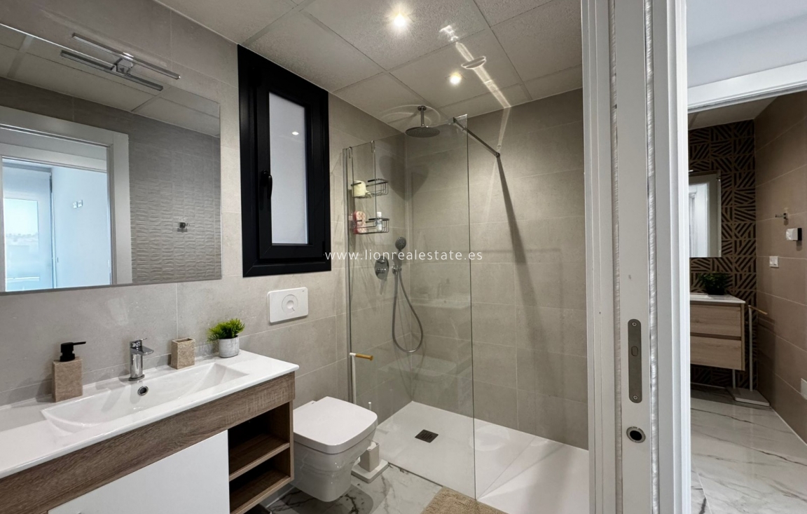 Alquiler a largo plazo - Apartamento / piso - Orihuela Costa - Paraje Los Almendros