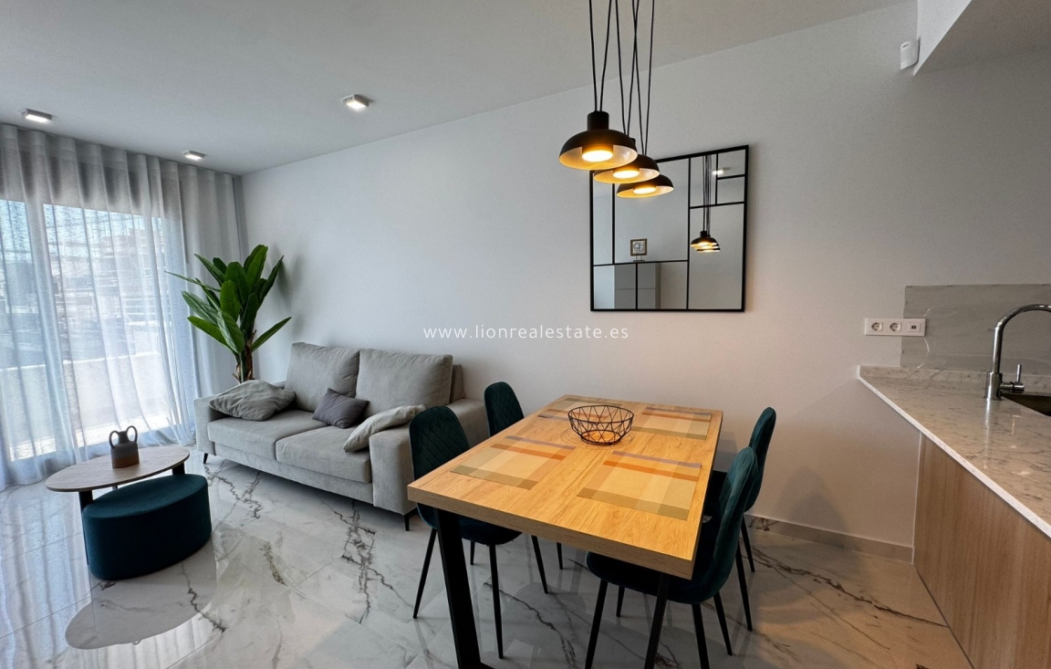 Alquiler a largo plazo - Apartamento / piso - Orihuela Costa - Paraje Los Almendros