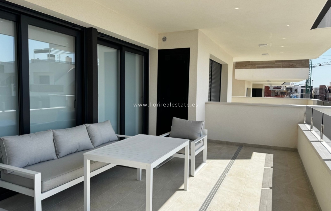 Alquiler a largo plazo - Apartamento / piso - Orihuela Costa - Paraje Los Almendros