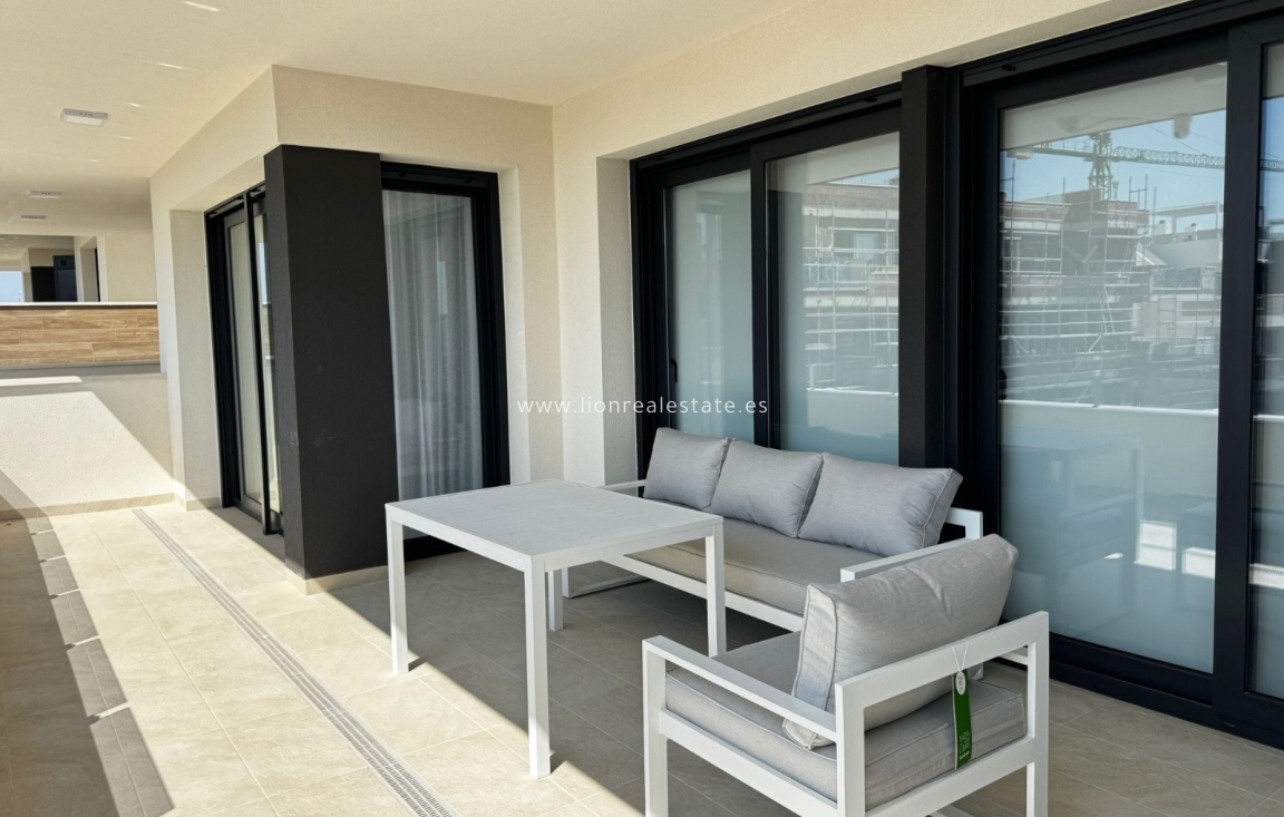 Alquiler a largo plazo - Apartamento / piso - Orihuela Costa - Paraje Los Almendros