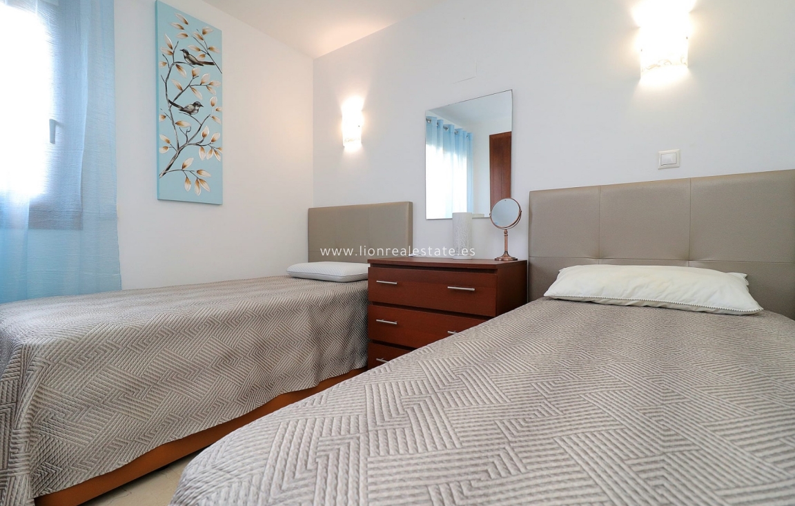 Alquiler a largo plazo - Apartamento / piso - Orihuela Costa - Punta Prima