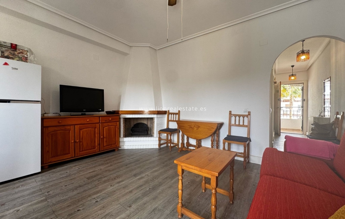 Alquiler a largo plazo - Apartamento / piso - Punta Prima