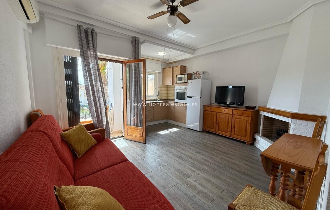 Alquiler a largo plazo - Apartamento / piso - Punta Prima