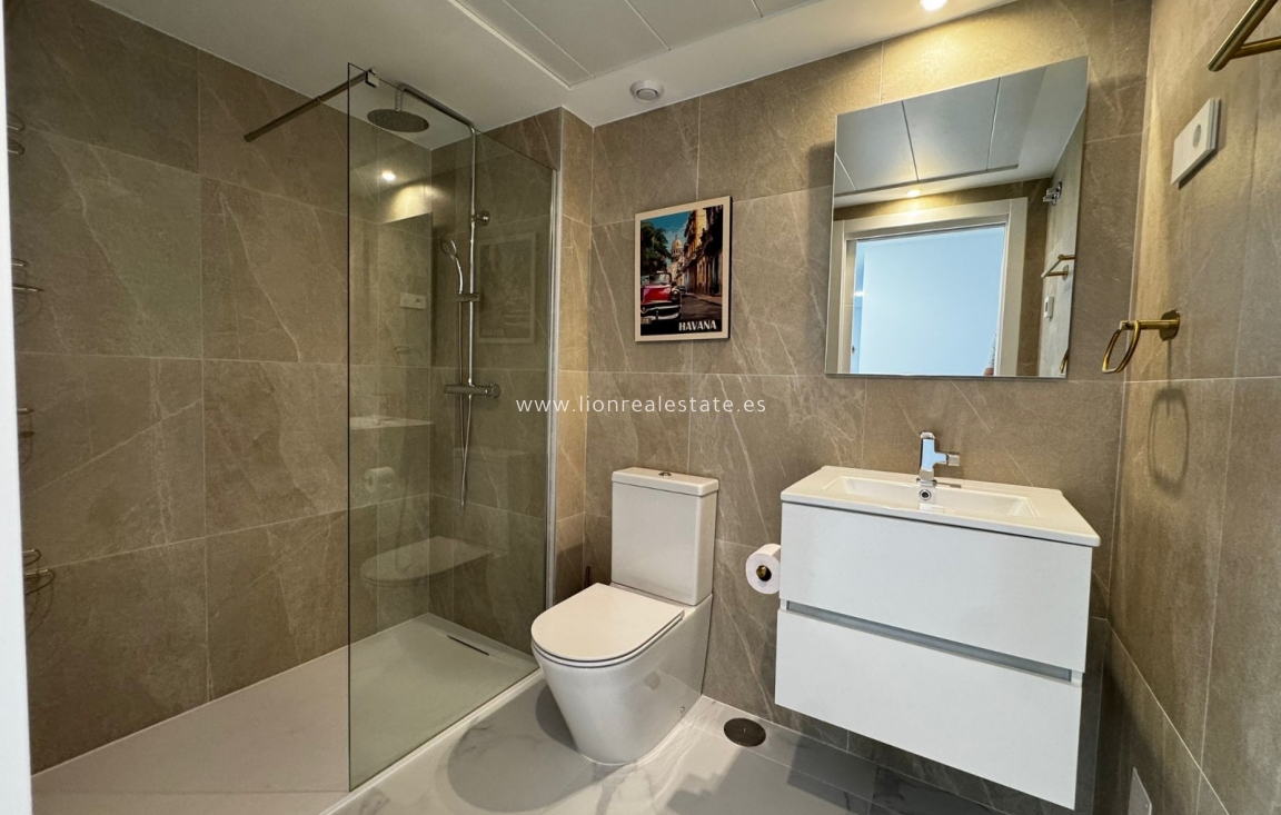 Alquiler a largo plazo - Apartamento / piso - Punta Prima