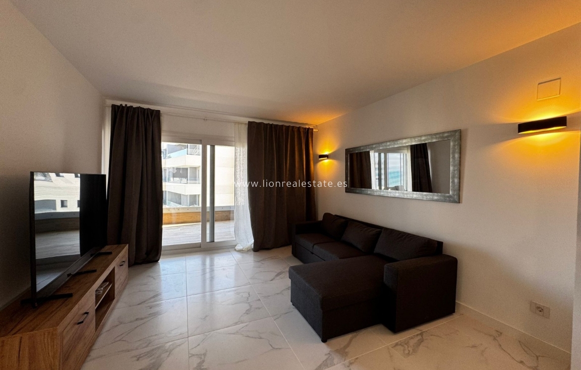 Alquiler a largo plazo - Apartamento / piso - Punta Prima