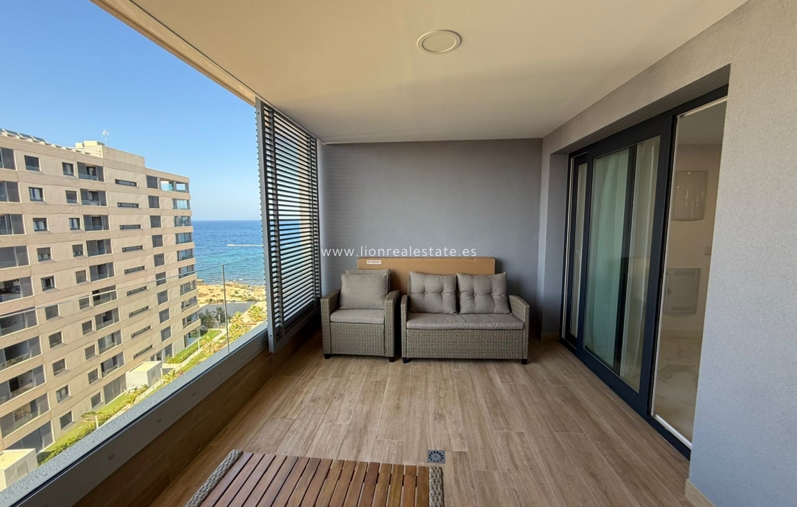 Alquiler a largo plazo - Apartamento / piso - Punta Prima