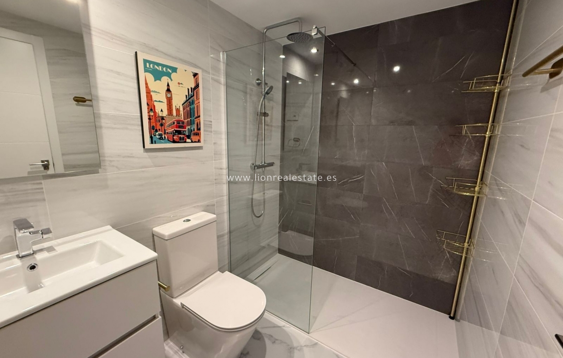 Alquiler a largo plazo - Apartamento / piso - Punta Prima