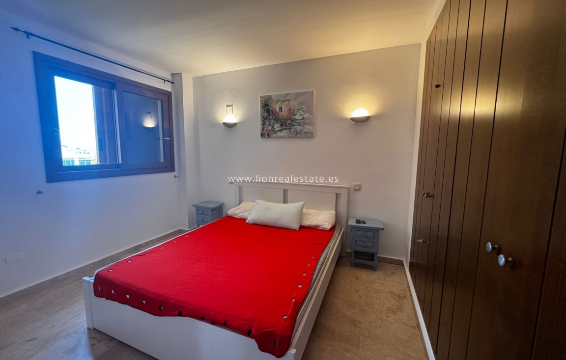 Alquiler a largo plazo - Apartamento / piso - Punta Prima