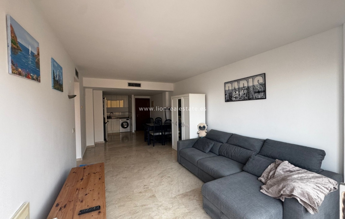 Alquiler a largo plazo - Apartamento / piso - Punta Prima