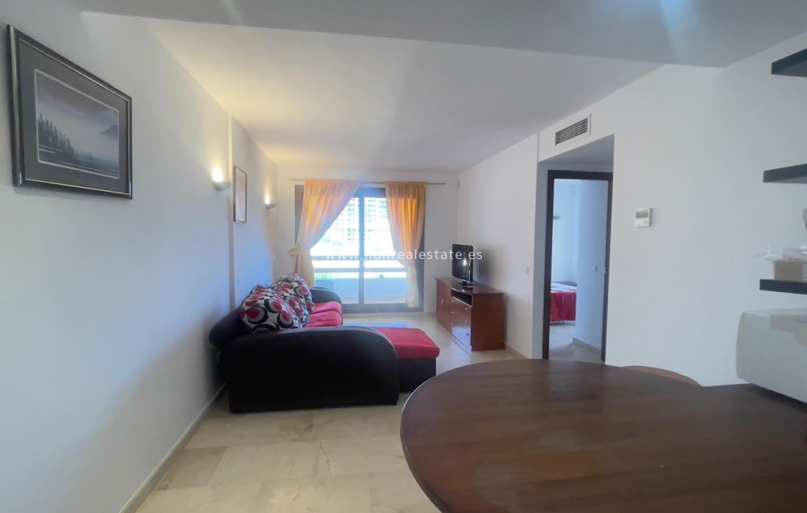 Alquiler a largo plazo - Apartamento / piso - Punta Prima