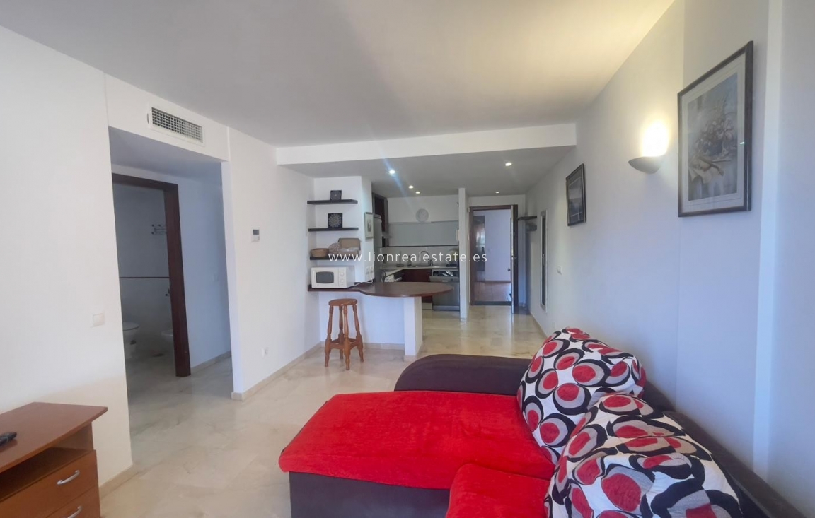 Alquiler a largo plazo - Apartamento / piso - Punta Prima