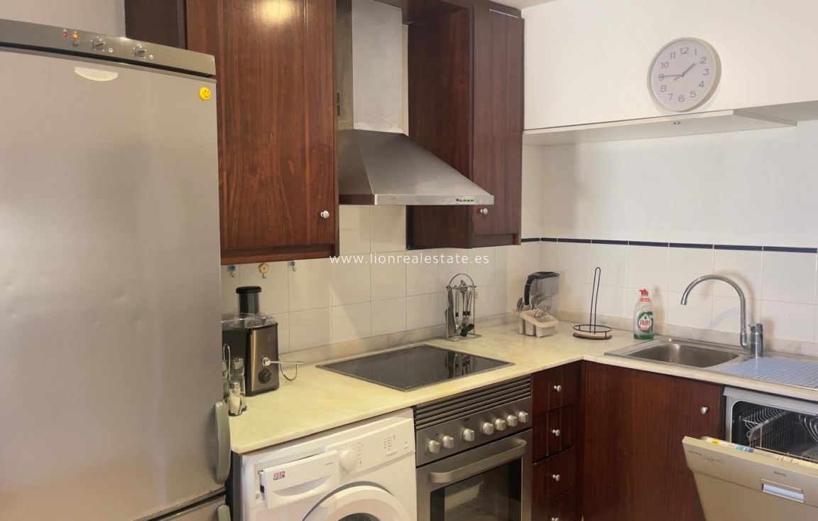 Alquiler a largo plazo - Apartamento / piso - Punta Prima