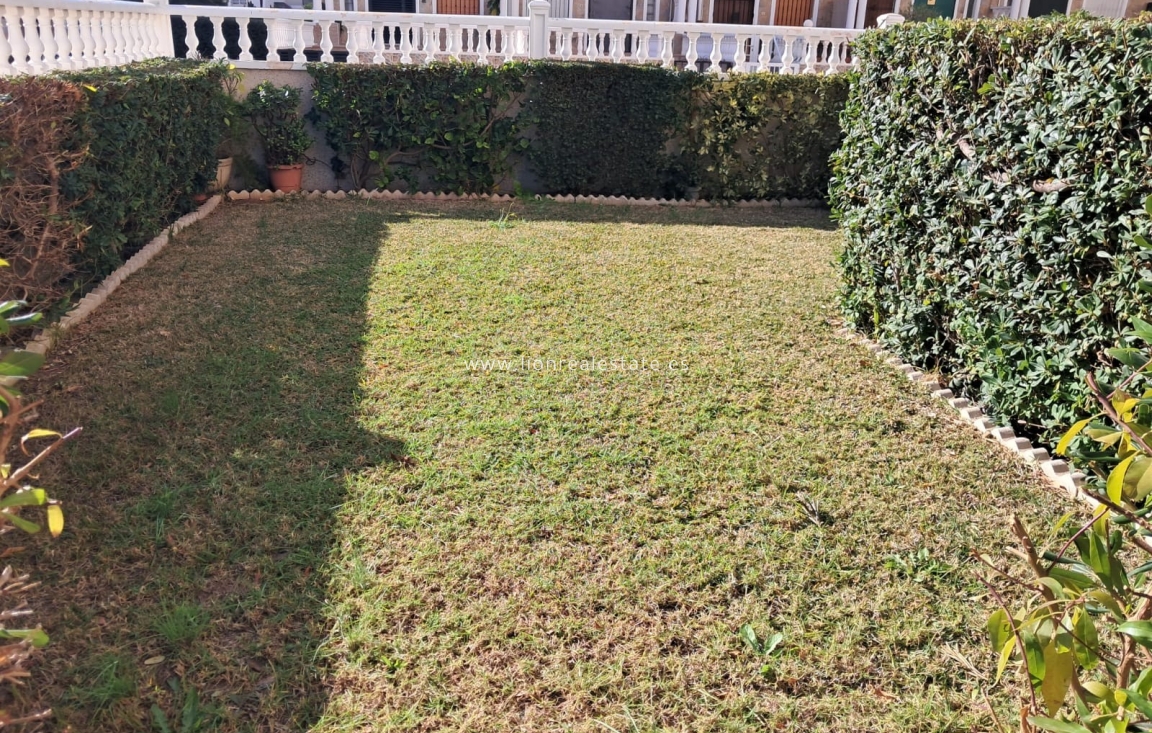 Alquiler a largo plazo - Apartamento / piso - Punta Prima