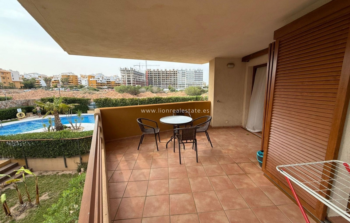 Alquiler a largo plazo - Apartamento / piso - Punta Prima