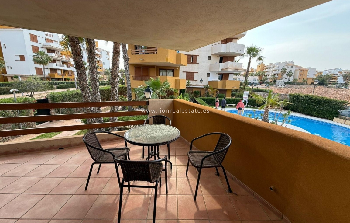 Alquiler a largo plazo - Apartamento / piso - Punta Prima