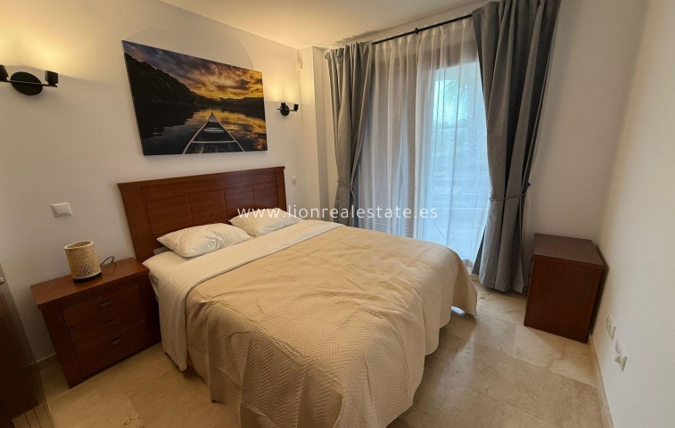 Alquiler a largo plazo - Apartamento / piso - Punta Prima