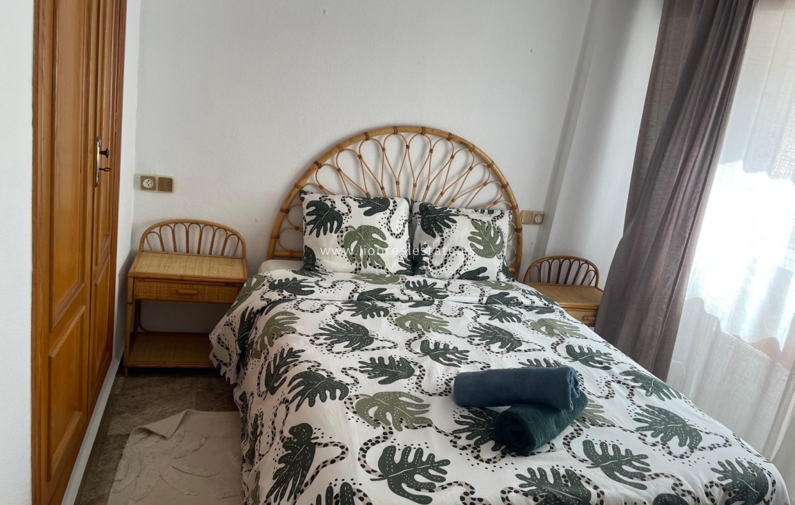 Alquiler a largo plazo - Apartamento / piso - Punta Prima