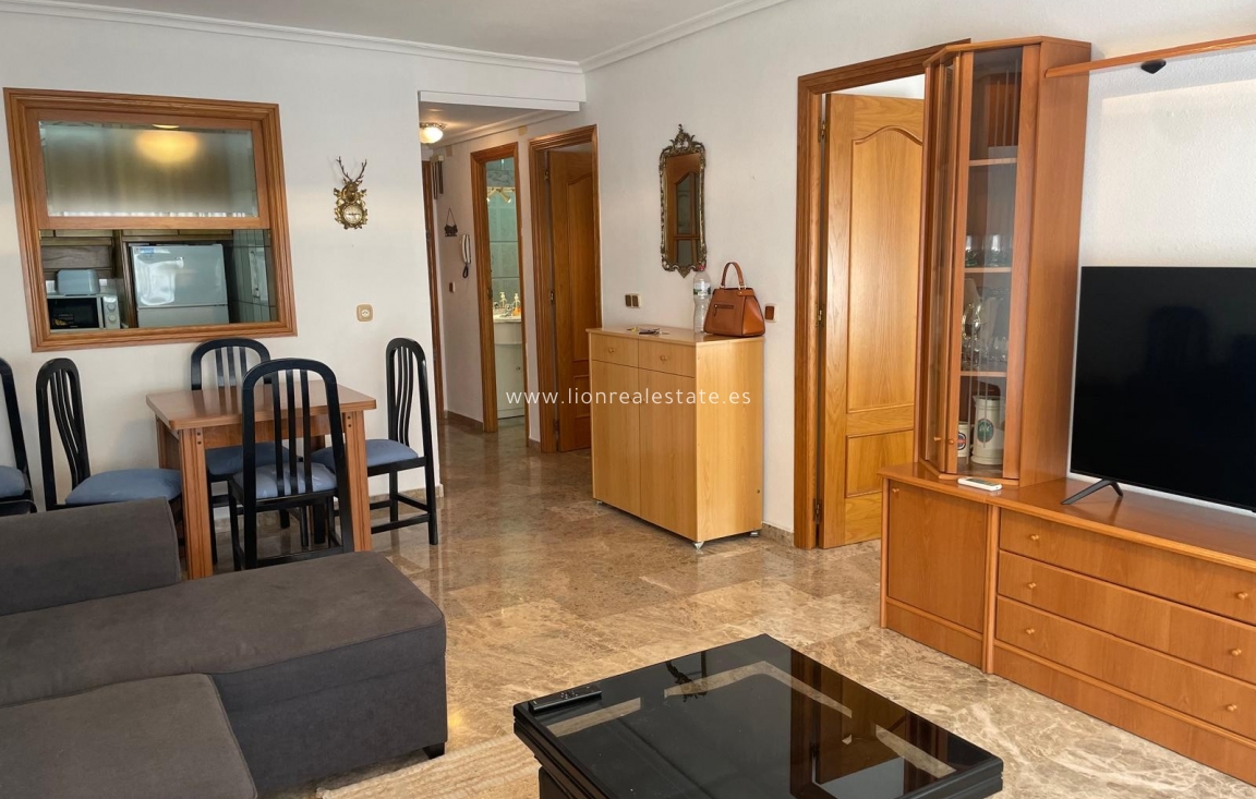Alquiler a largo plazo - Apartamento / piso - Punta Prima