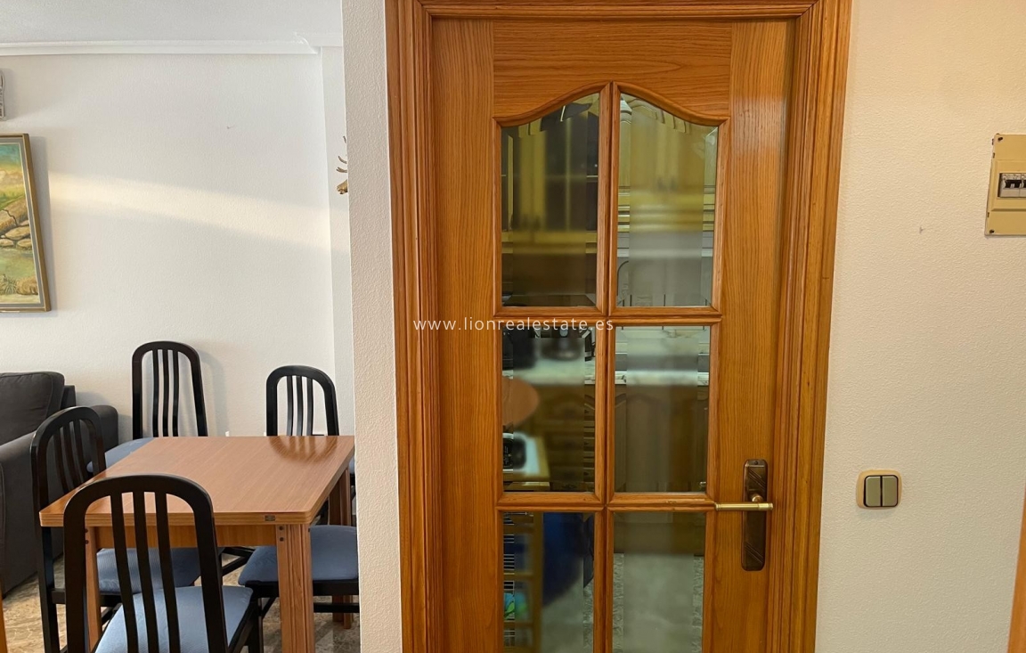 Alquiler a largo plazo - Apartamento / piso - Punta Prima