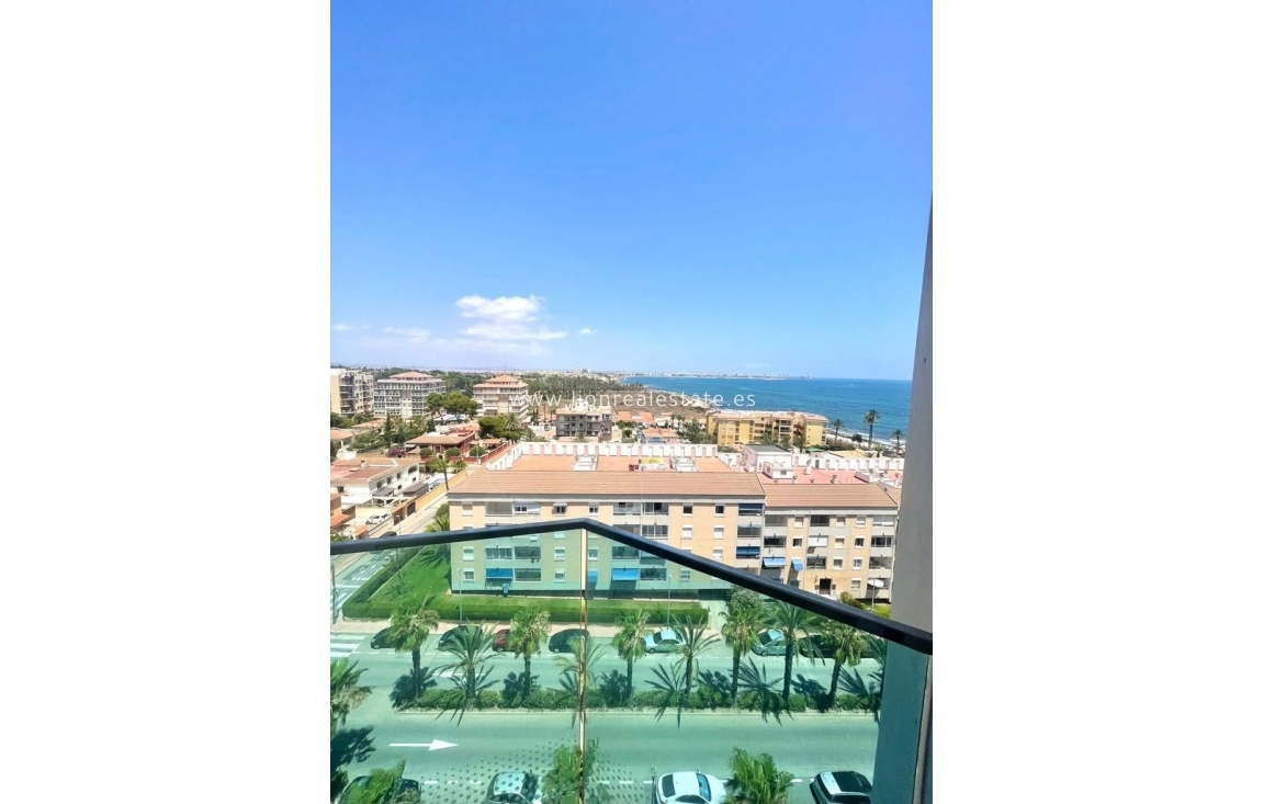 Alquiler a largo plazo - Apartamento / piso - Punta Prima