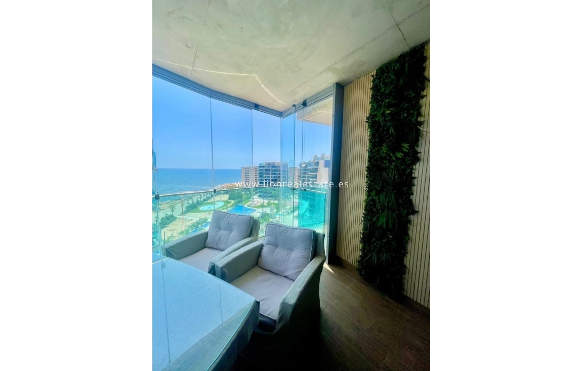 Alquiler a largo plazo - Apartamento / piso - Punta Prima