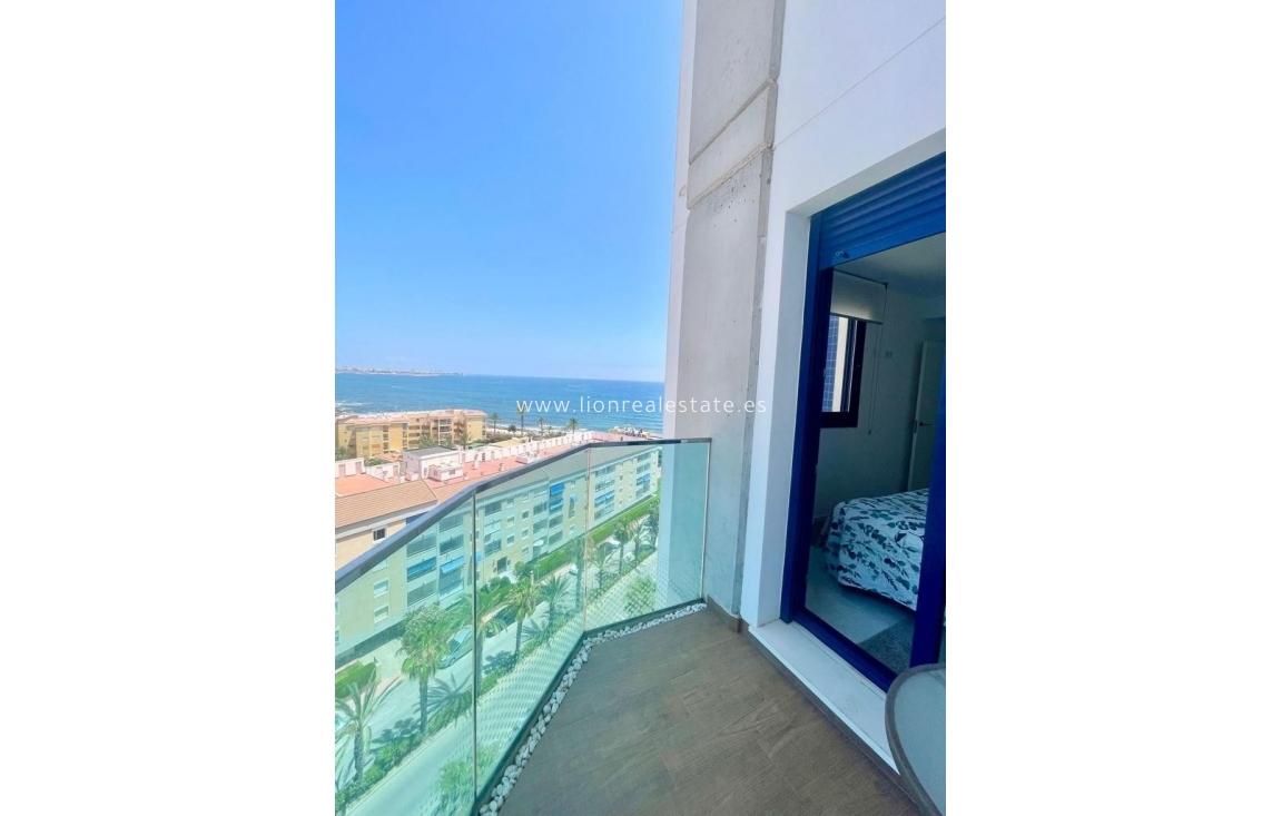 Alquiler a largo plazo - Apartamento / piso - Punta Prima