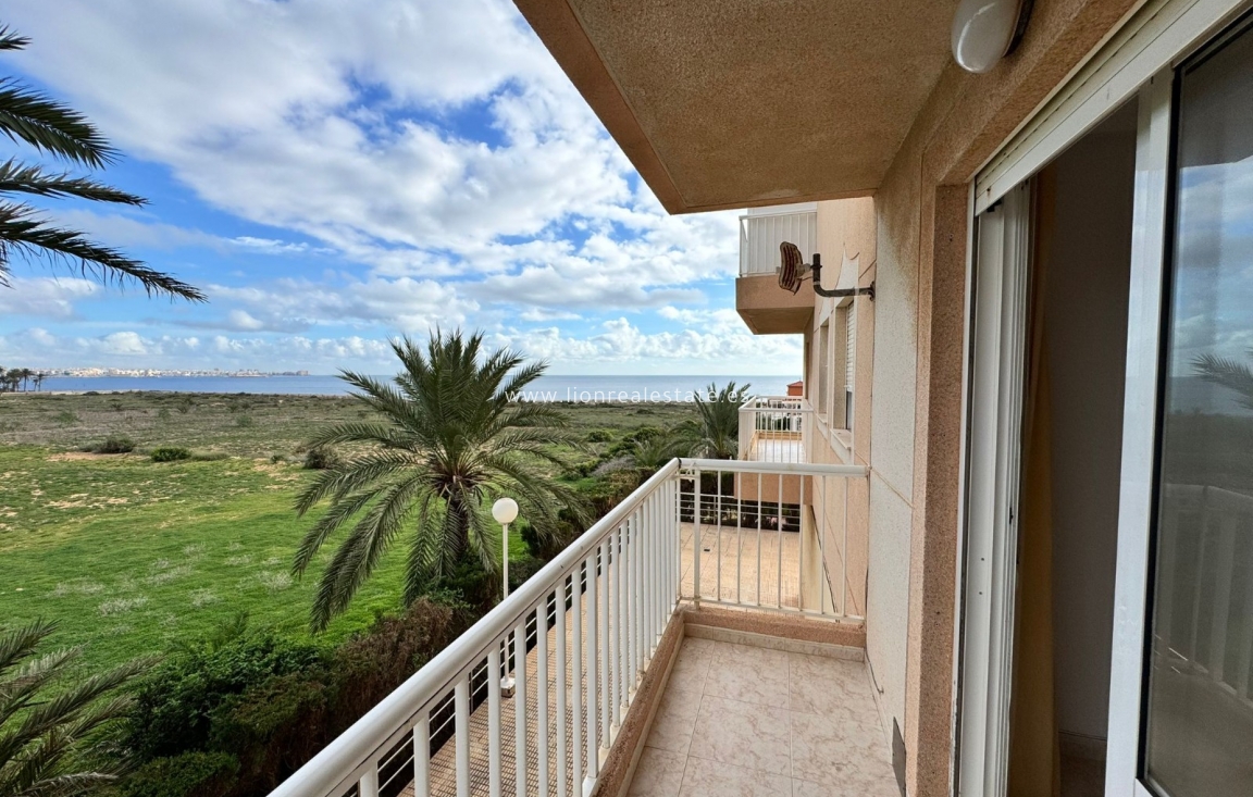 Alquiler a largo plazo - Apartamento / piso - Punta Prima