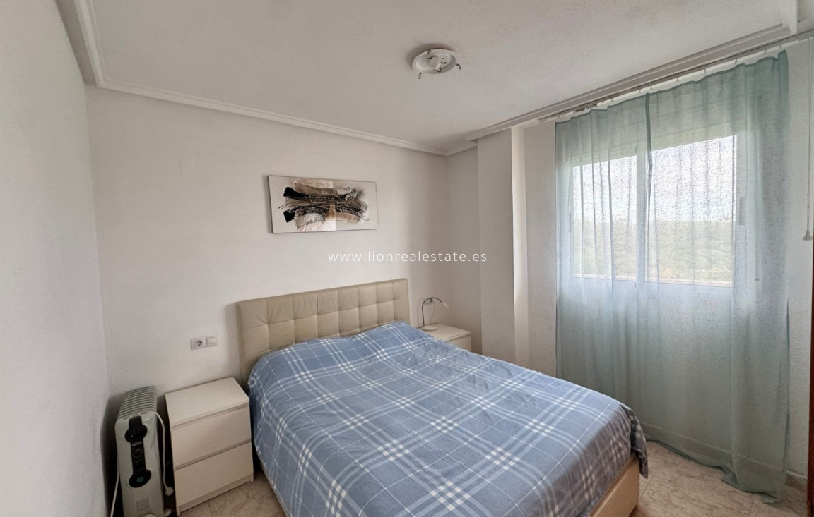 Alquiler a largo plazo - Apartamento / piso - Punta Prima