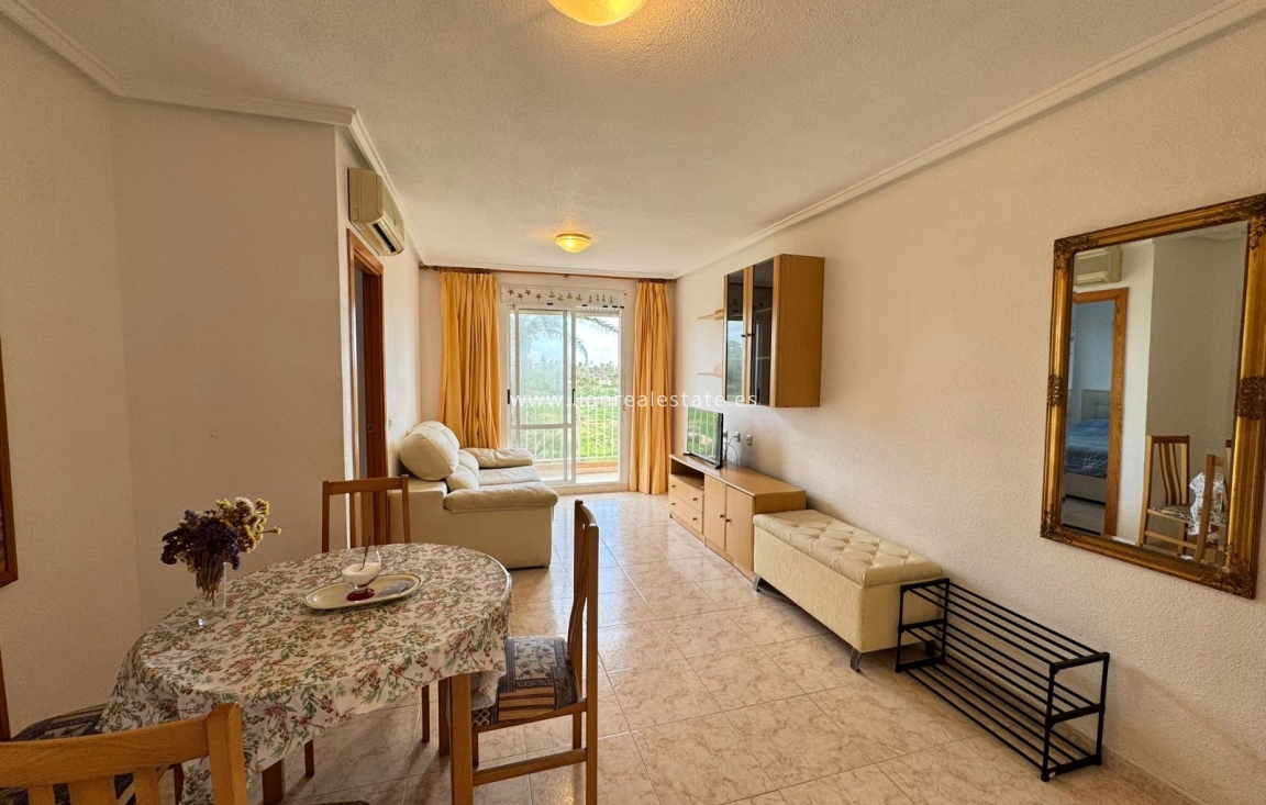 Alquiler a largo plazo - Apartamento / piso - Punta Prima