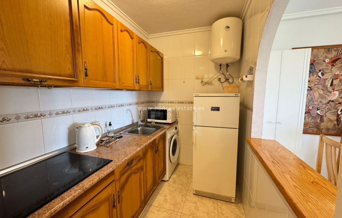 Alquiler a largo plazo - Apartamento / piso - Punta Prima