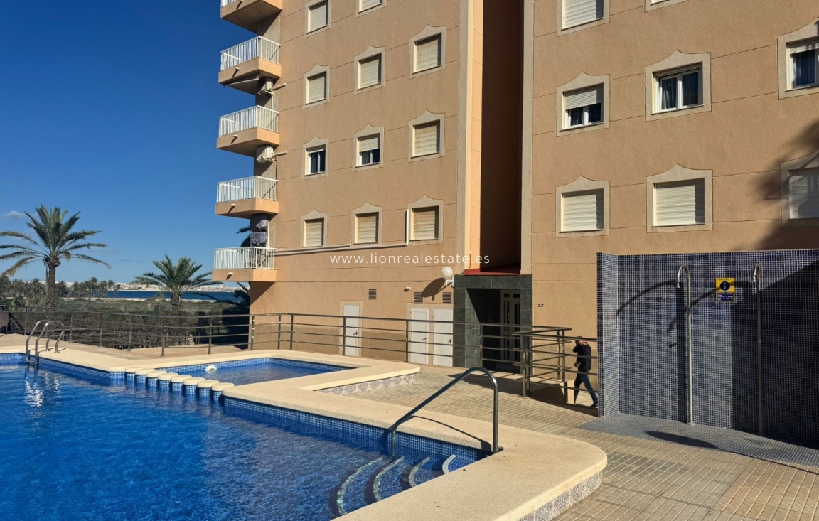 Alquiler a largo plazo - Apartamento / piso - Punta Prima