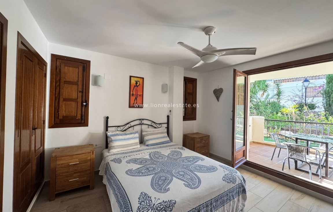 Alquiler a largo plazo - Apartamento / piso - Punta Prima