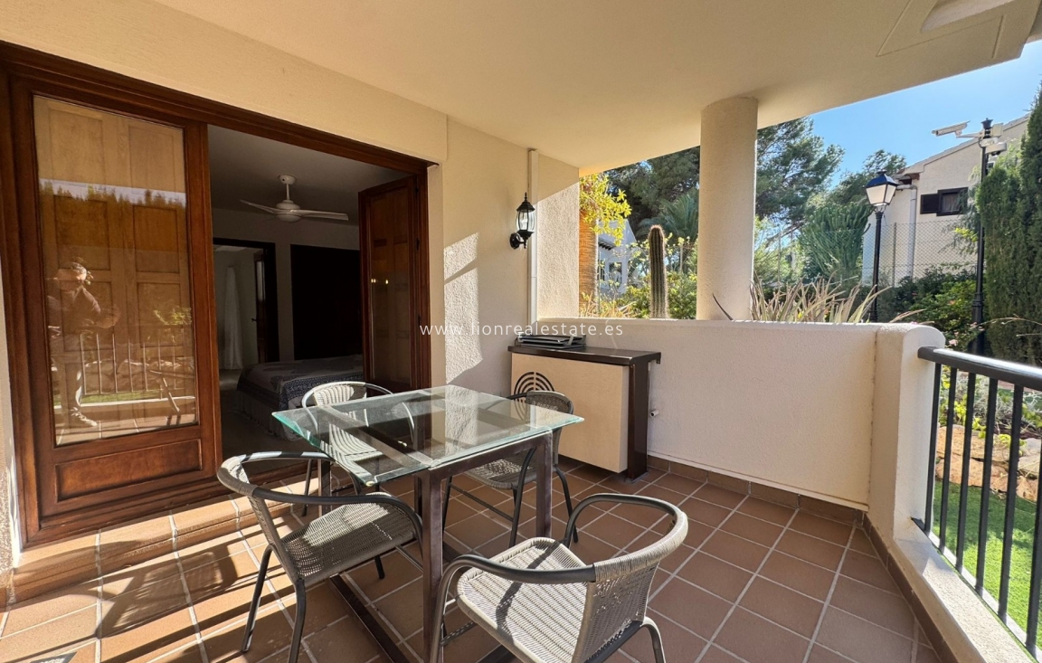 Alquiler a largo plazo - Apartamento / piso - Punta Prima