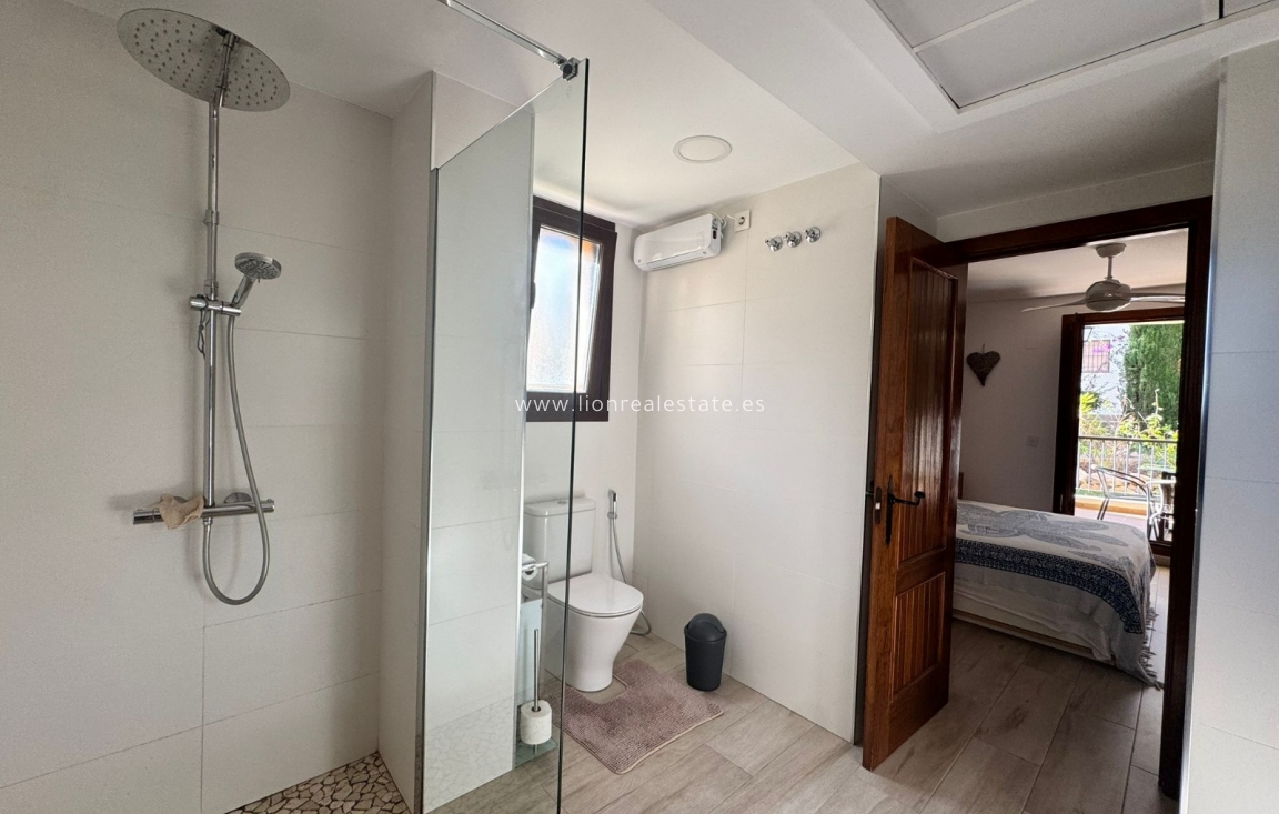 Alquiler a largo plazo - Apartamento / piso - Punta Prima